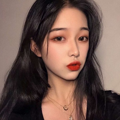 王子文六一带小孩海边游玩 去年曾被曝隐婚生子